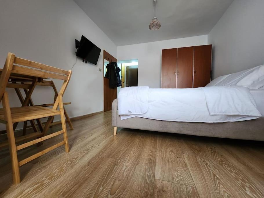טיראנה Andi'S Place-Comfy Studio-City Center מראה חיצוני תמונה